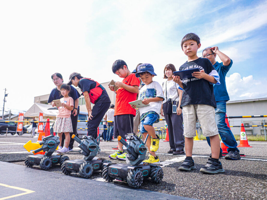 「2023越前げんきフェスタ」にてDJI RoboMaster S1を用いた地上型ドローン体験会を実施いたしました！ 画像